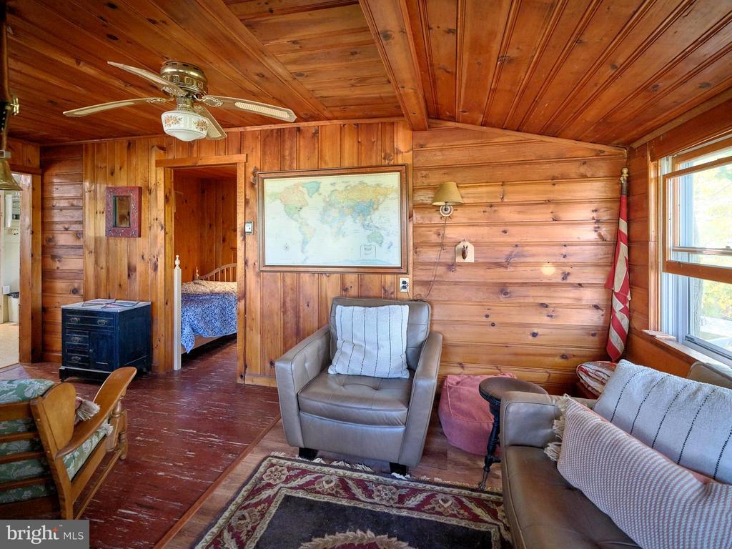 563 E DARK HOLLOW ROAD 245 KYLE LN