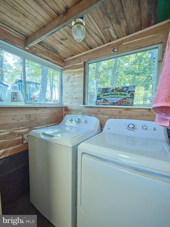 563 E DARK HOLLOW ROAD 245 KYLE LN