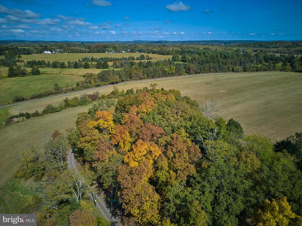 563 E DARK HOLLOW ROAD 245 KYLE LN