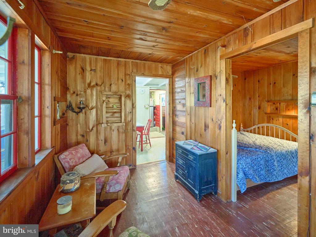 563 E DARK HOLLOW ROAD 245 KYLE LN