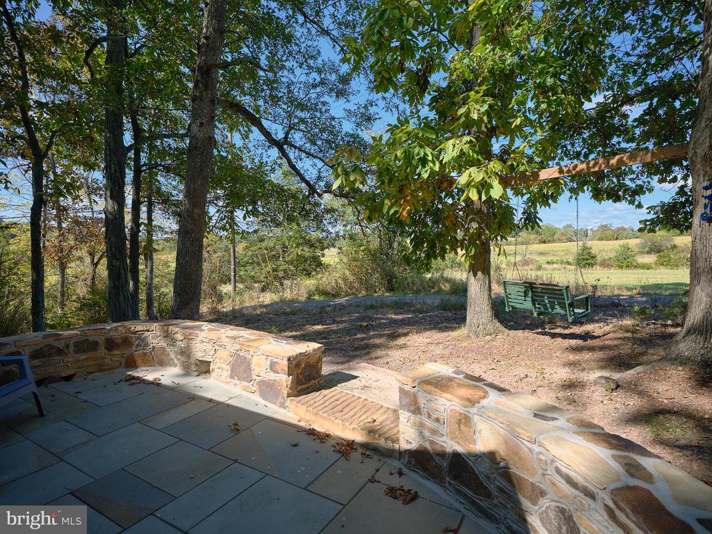 563 E DARK HOLLOW ROAD 245 KYLE LN