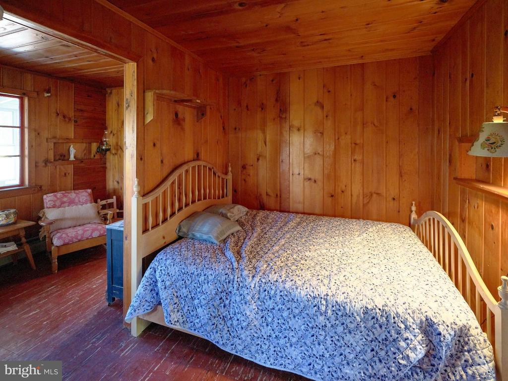 563 E DARK HOLLOW ROAD 245 KYLE LN