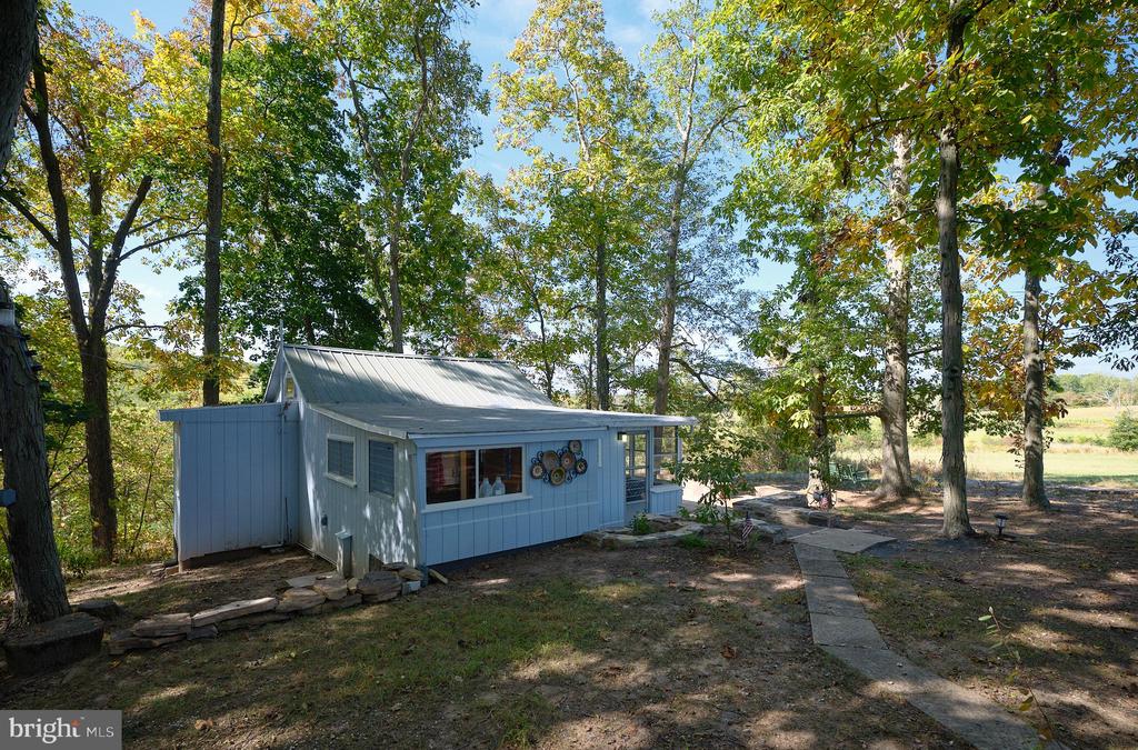 563 E DARK HOLLOW ROAD 245 KYLE LN