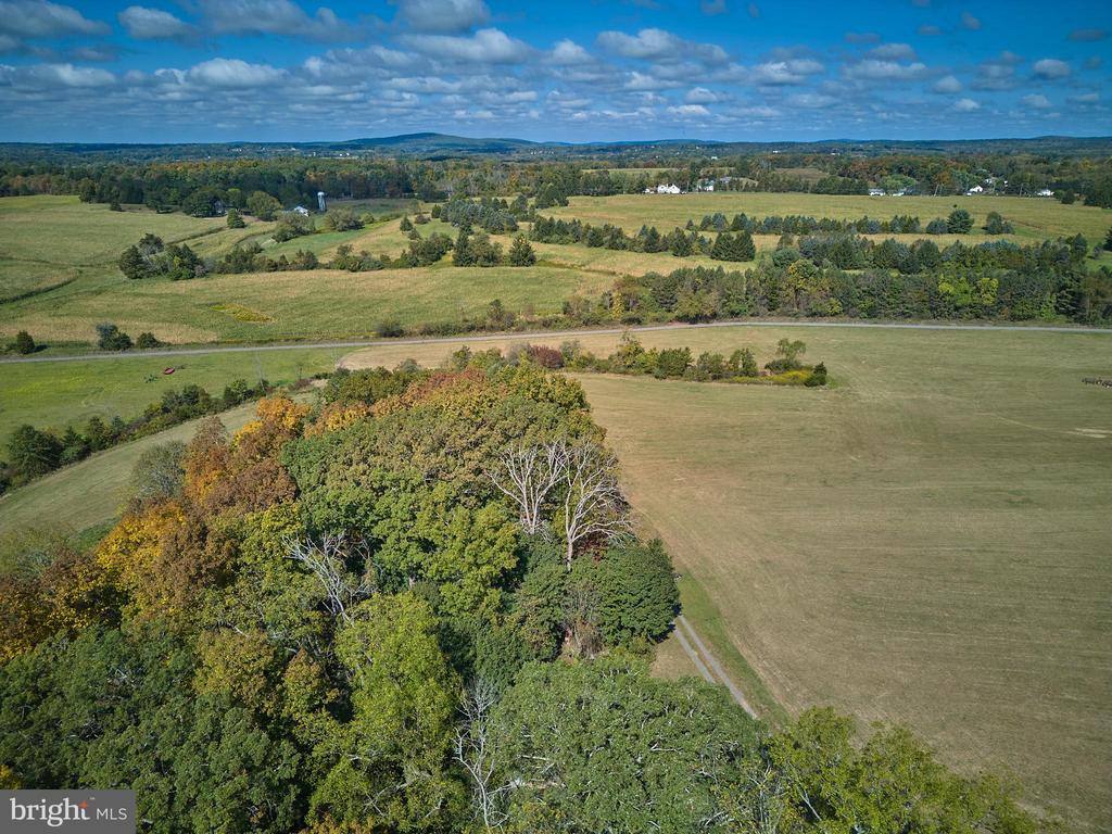563 E DARK HOLLOW ROAD 245 KYLE LN