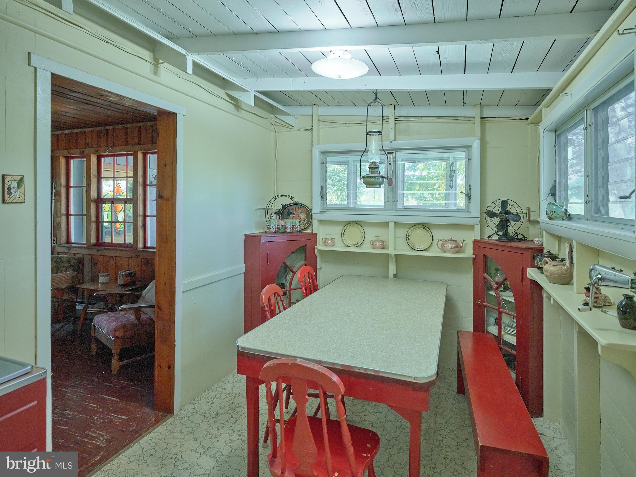 563 E DARK HOLLOW ROAD 245 KYLE LN