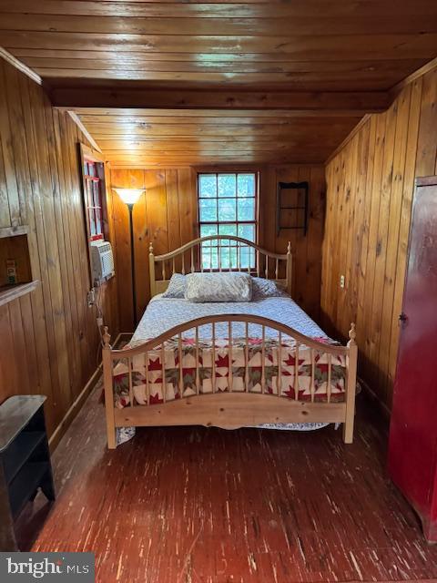 563 E DARK HOLLOW ROAD 245 KYLE LN