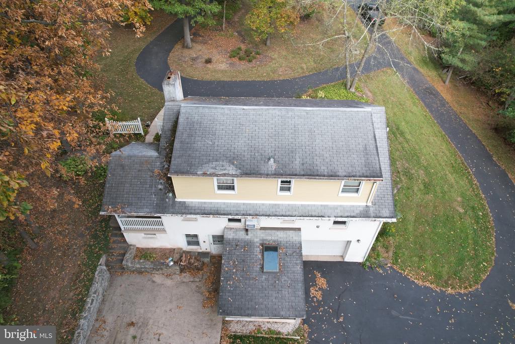 1086 CREAMERY ROAD