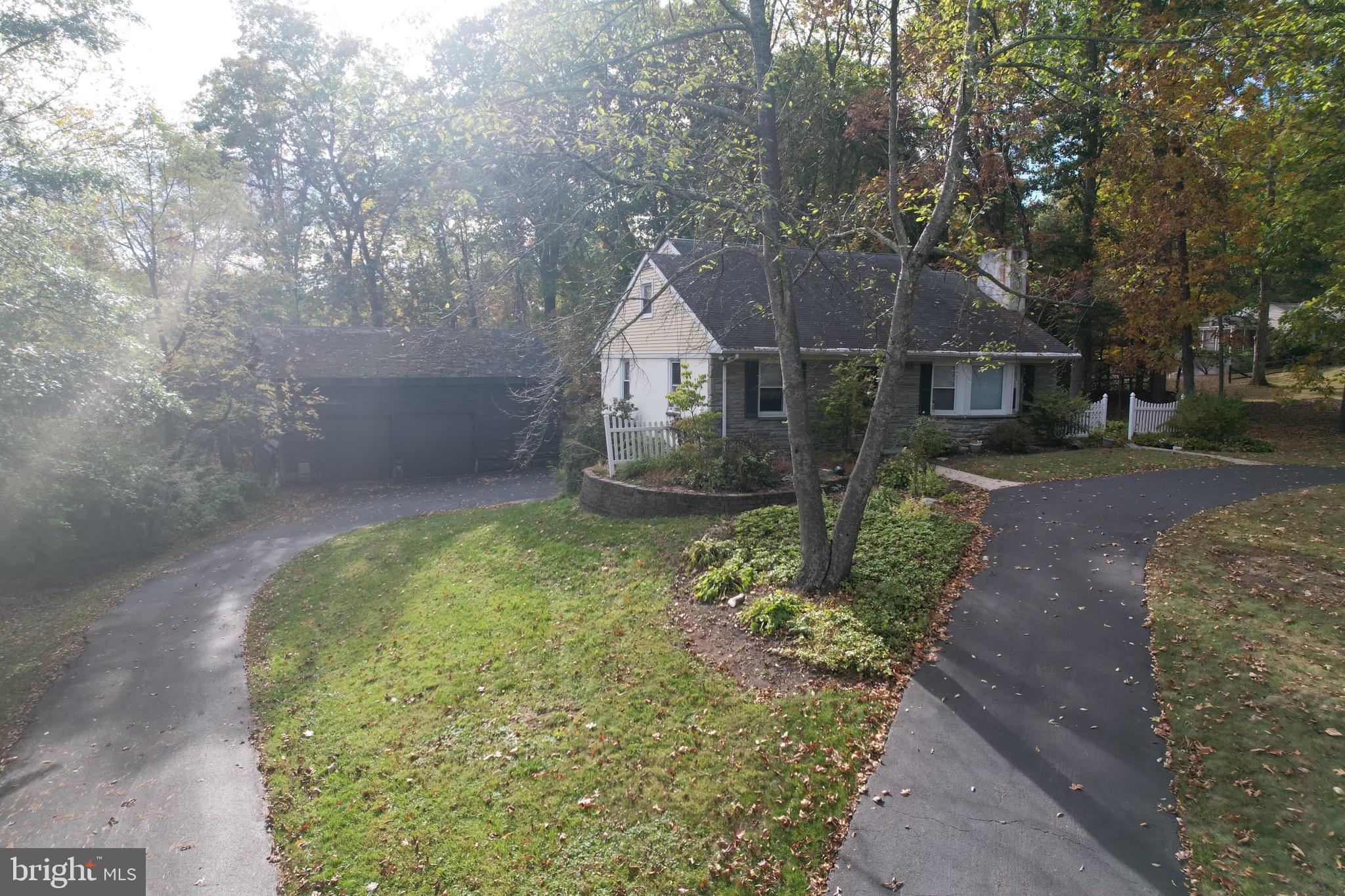 1086 CREAMERY ROAD