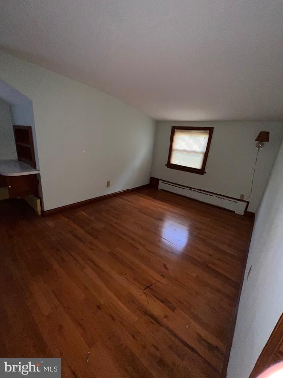 1086 CREAMERY ROAD