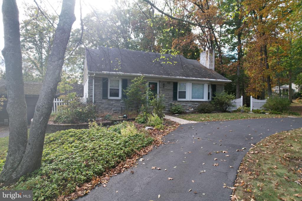 1086 CREAMERY ROAD