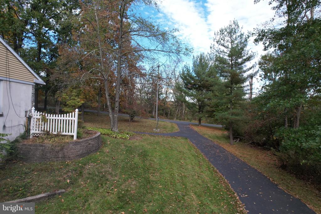 1086 CREAMERY ROAD