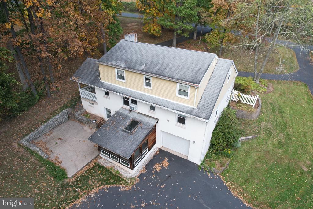 1086 CREAMERY ROAD