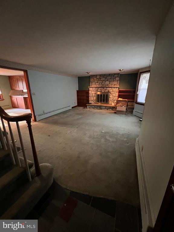 1086 CREAMERY ROAD