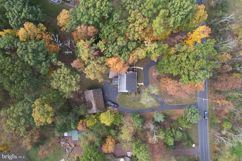 1086 CREAMERY ROAD