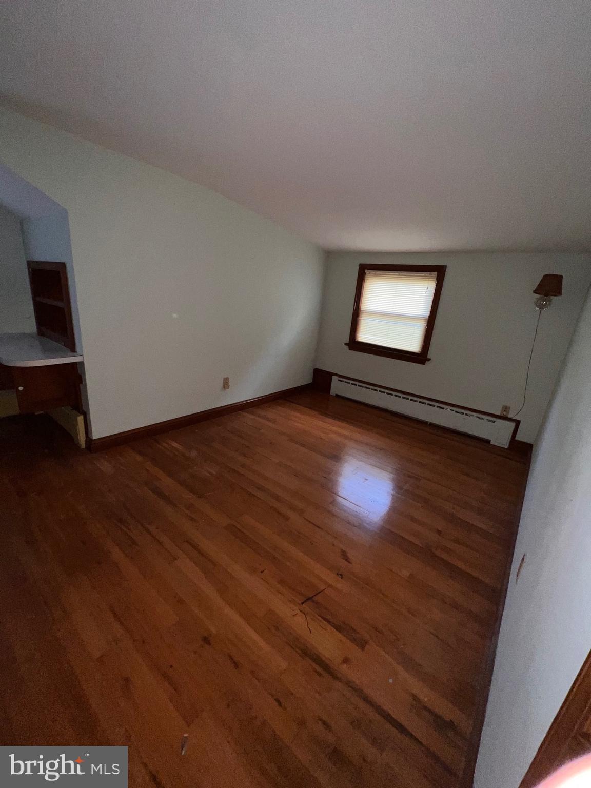 1086 CREAMERY ROAD