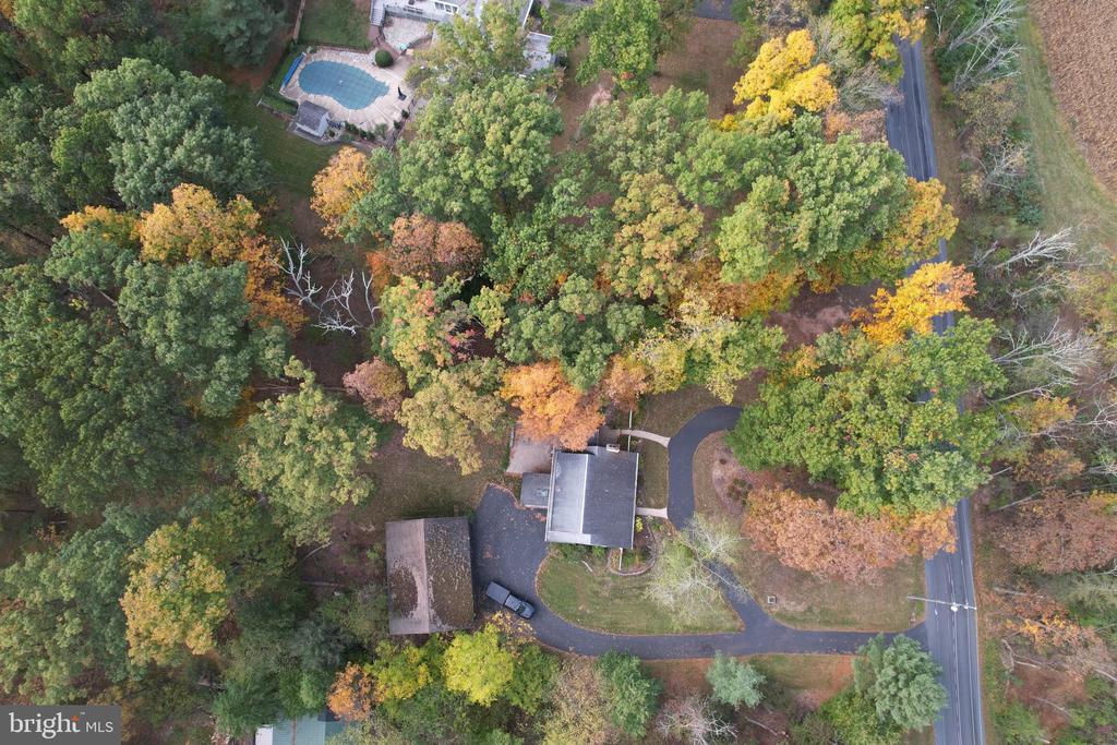 1086 CREAMERY ROAD