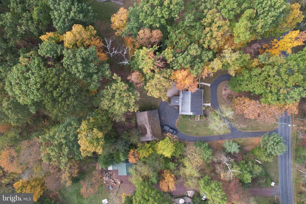 1086 CREAMERY ROAD