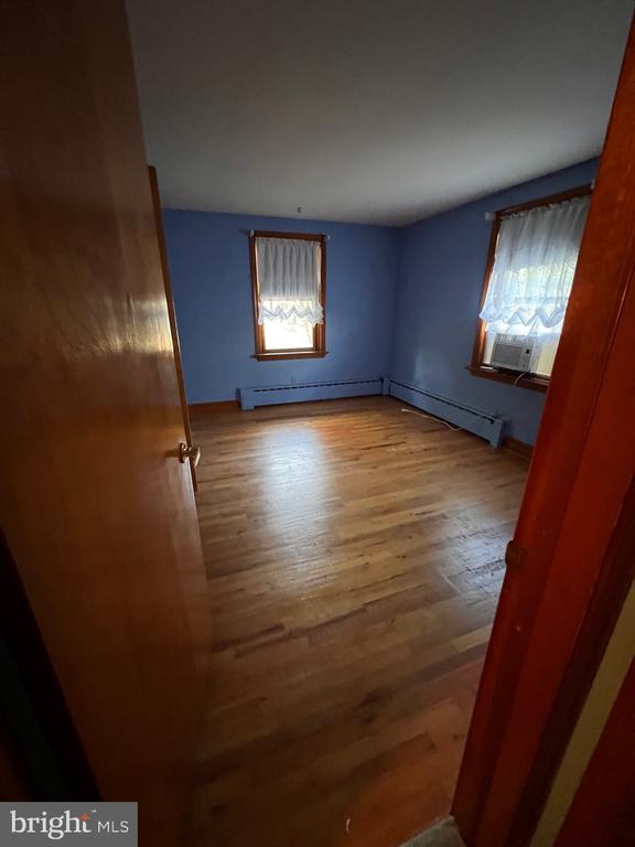 1086 CREAMERY ROAD