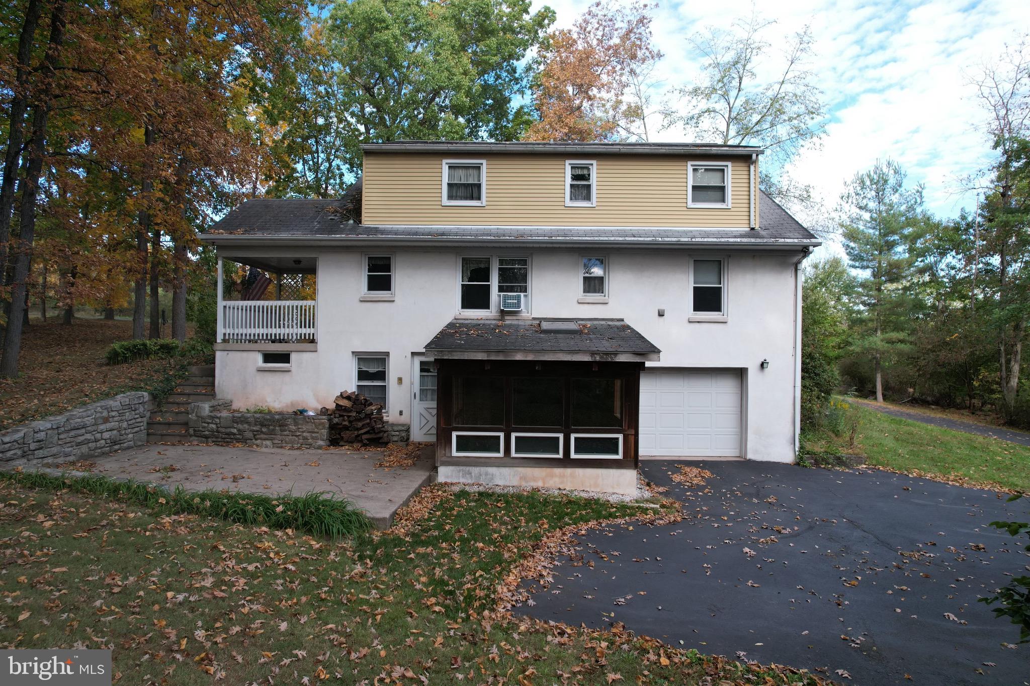 1086 CREAMERY ROAD