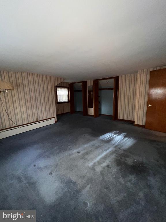 1086 CREAMERY ROAD