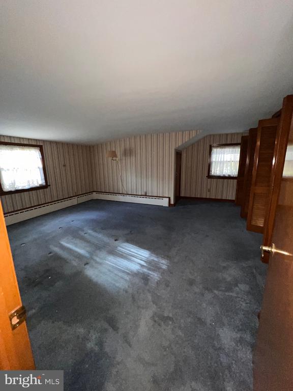 1086 CREAMERY ROAD