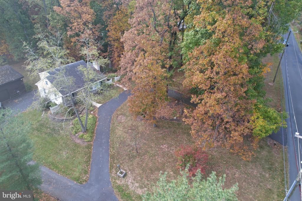 1086 CREAMERY ROAD