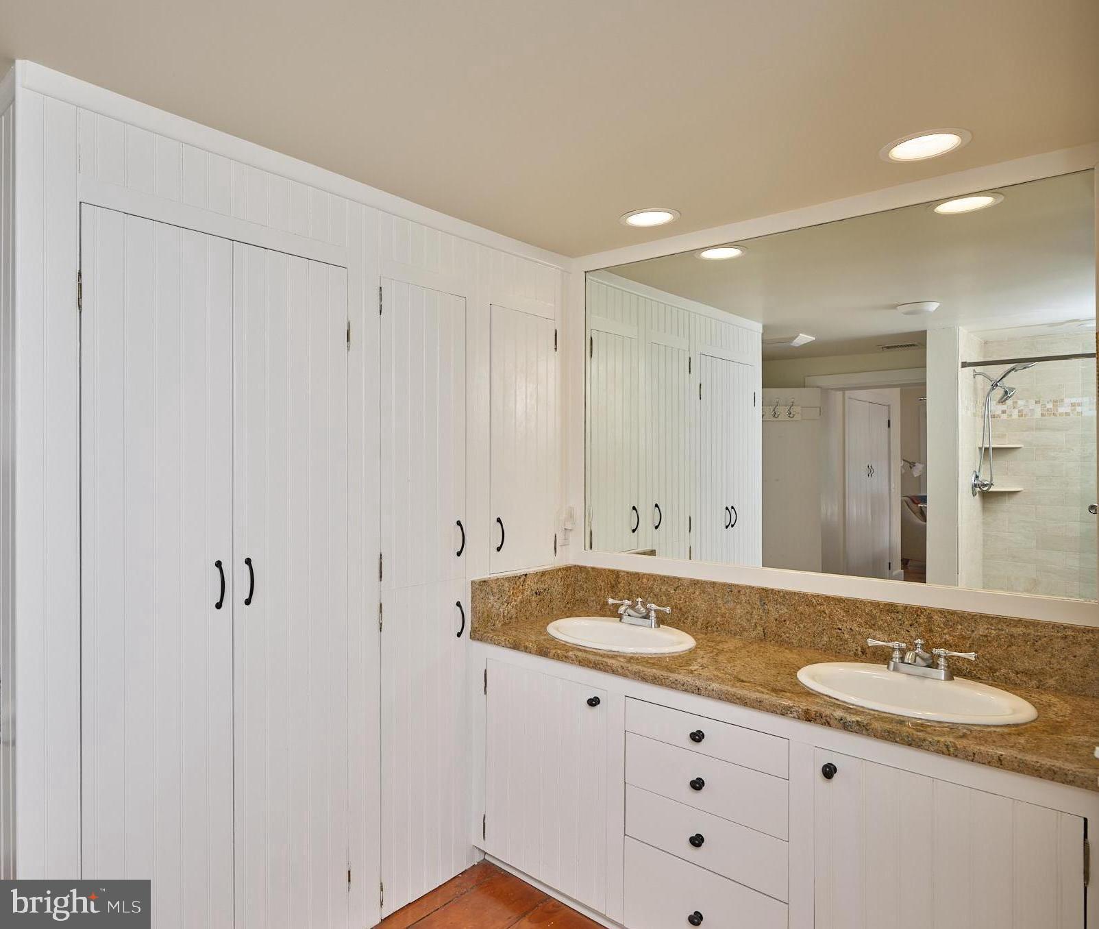 3721 RIVER RD