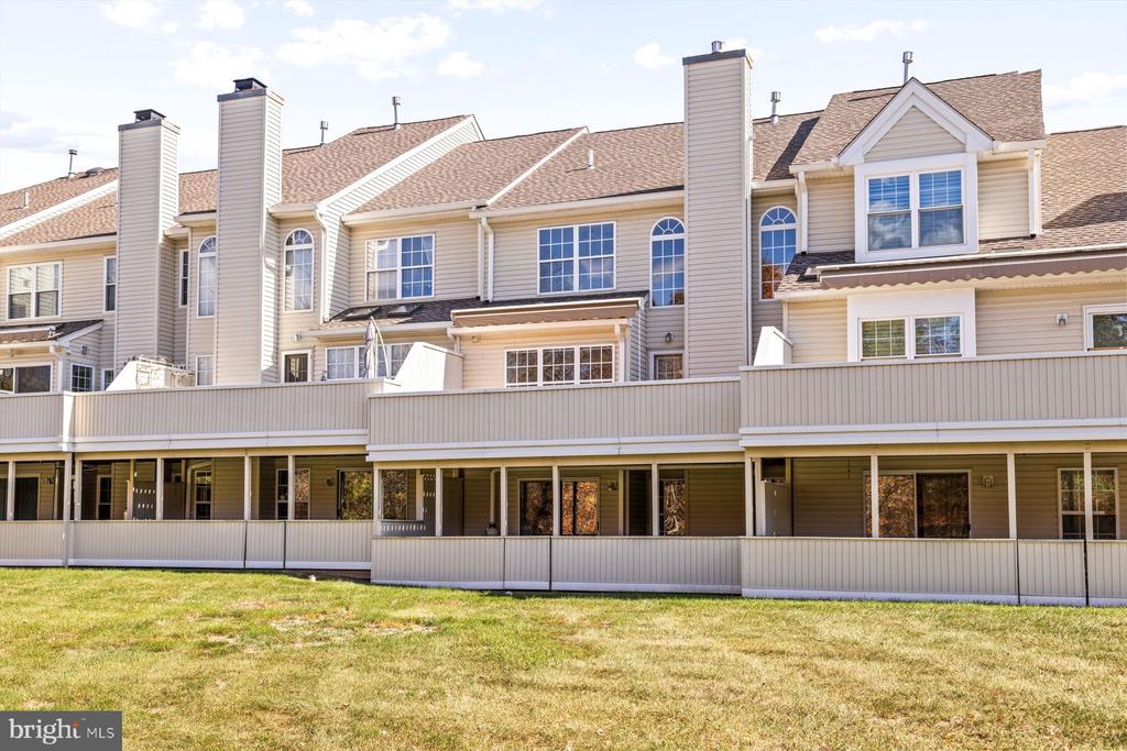 863 BRECKINRIDGE COURT