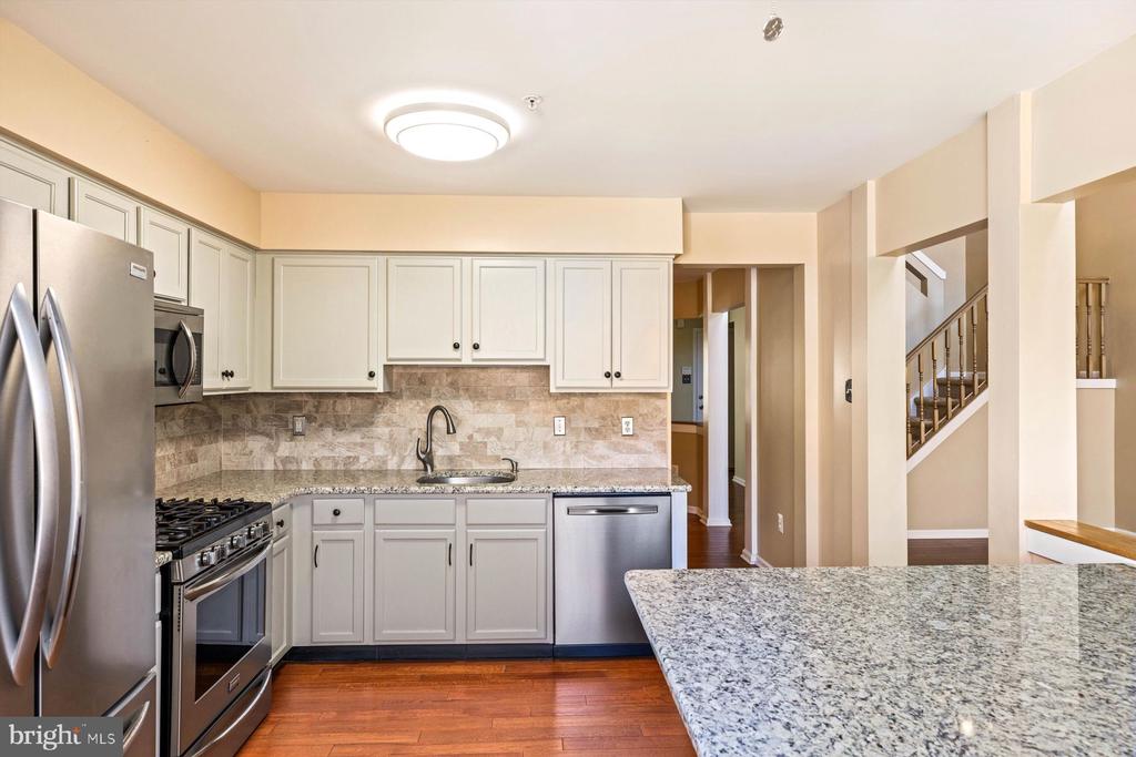 863 BRECKINRIDGE COURT