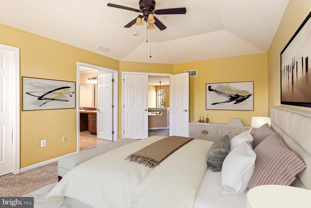 863 BRECKINRIDGE COURT