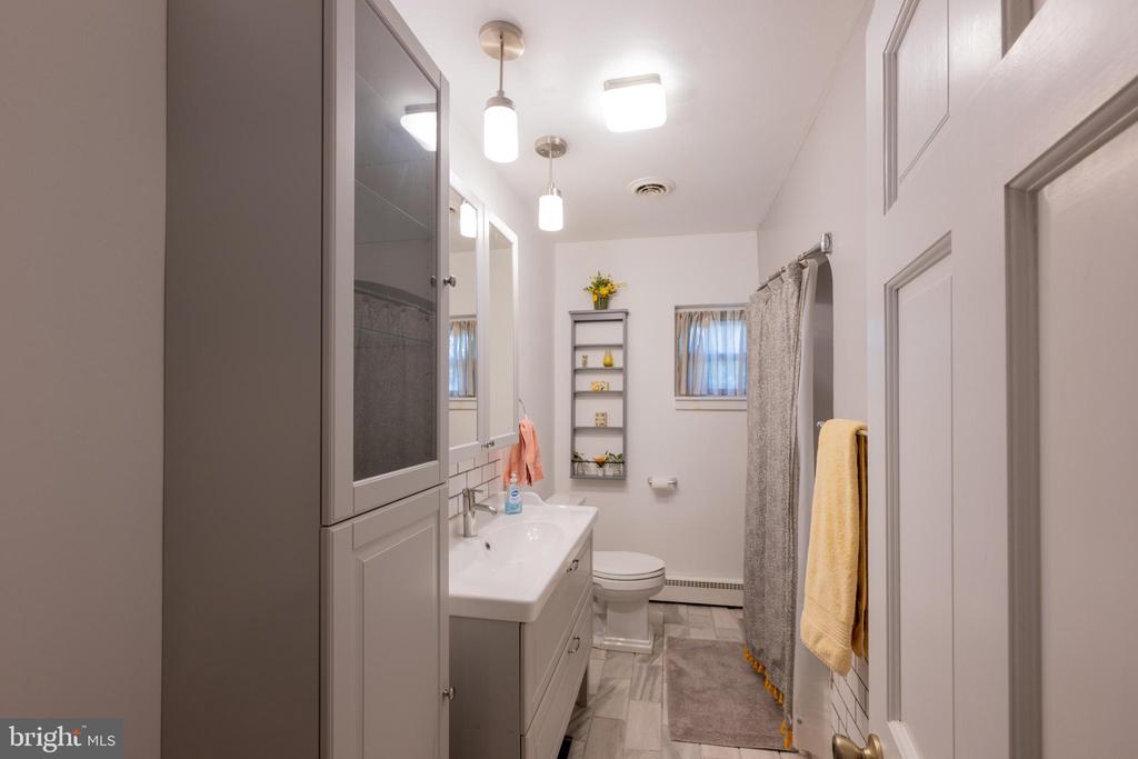 1365 SLEEPY HOLLOW ROAD