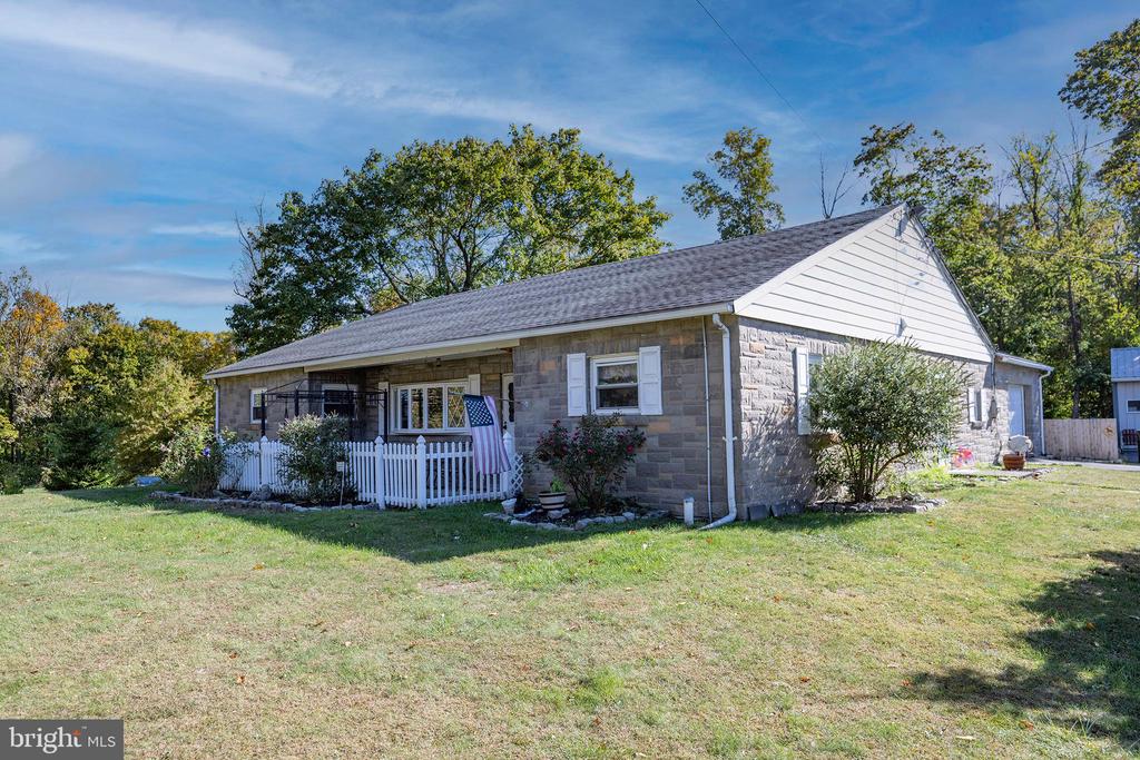1365 SLEEPY HOLLOW ROAD