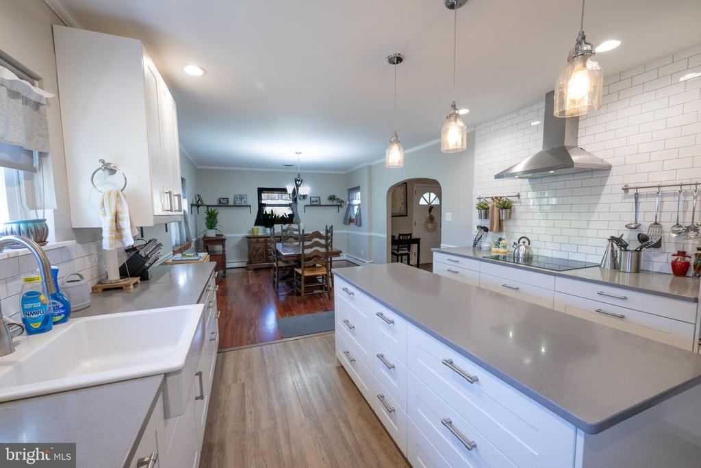 1365 SLEEPY HOLLOW ROAD