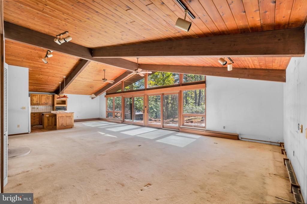 142 WOODLAND DRIVE