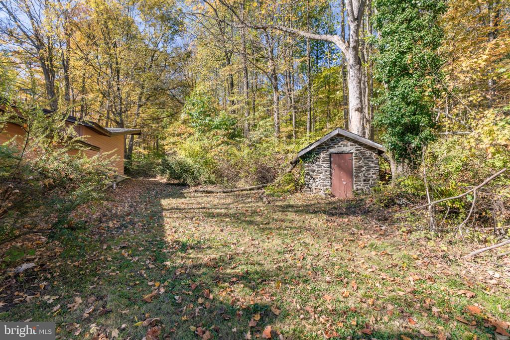 142 WOODLAND DRIVE