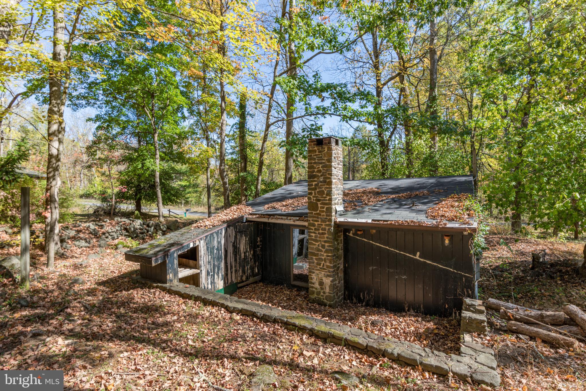 142 WOODLAND DRIVE