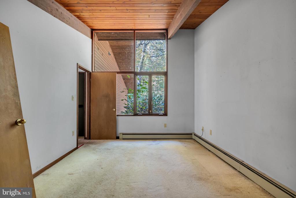 142 WOODLAND DRIVE