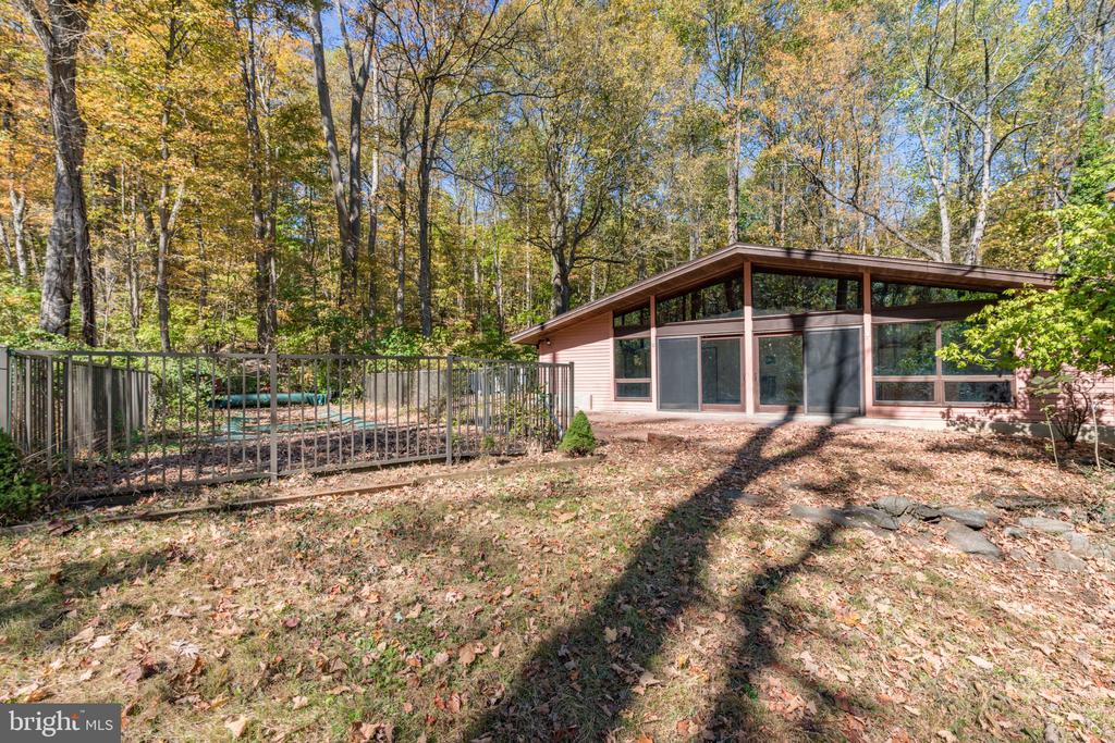 142 WOODLAND DRIVE
