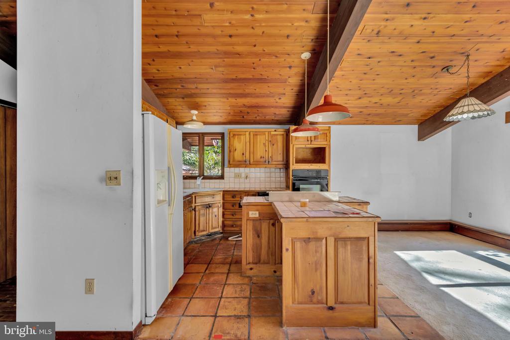 142 WOODLAND DRIVE