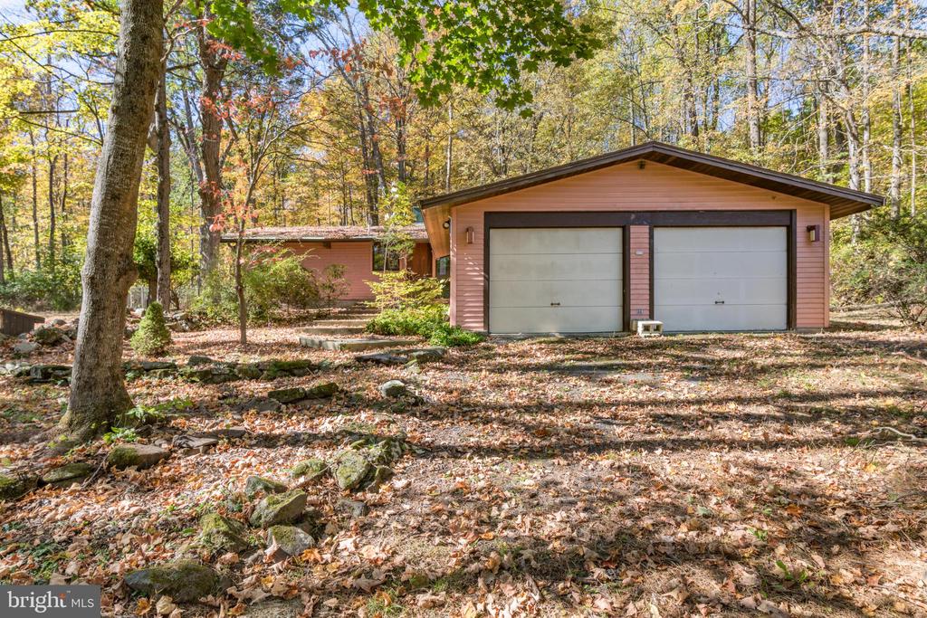 142 WOODLAND DRIVE