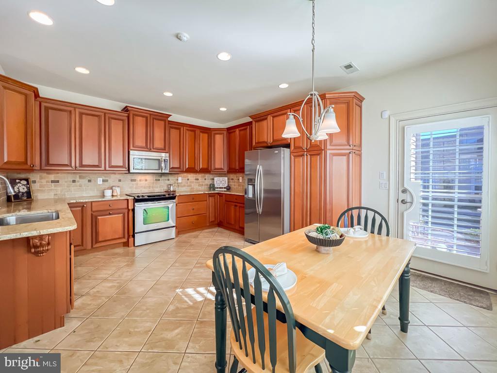 240 WILLOW DRIVE