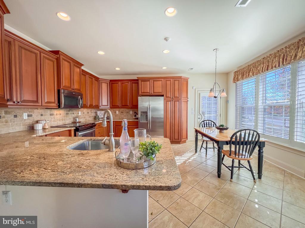 240 WILLOW DRIVE