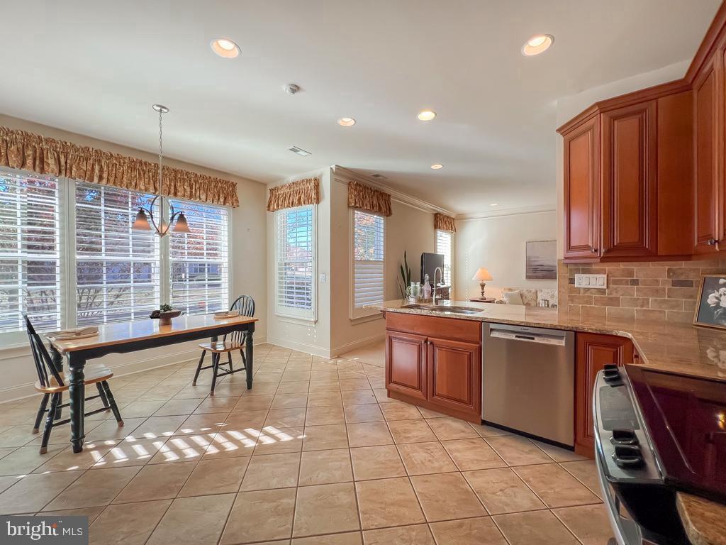 240 WILLOW DRIVE
