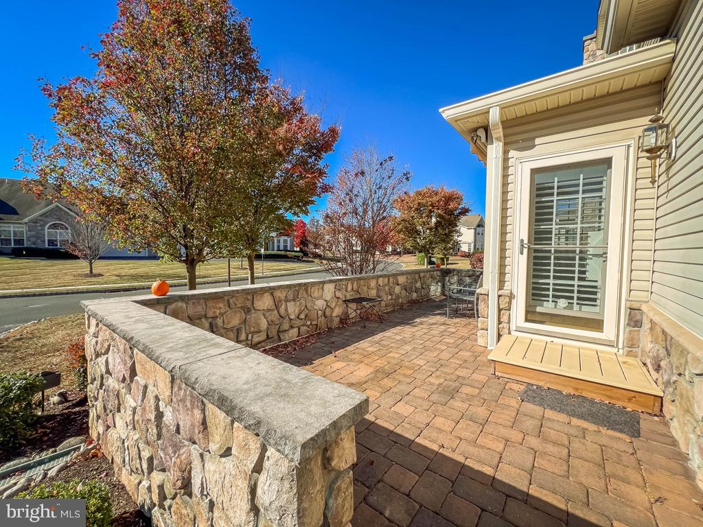 240 WILLOW DRIVE