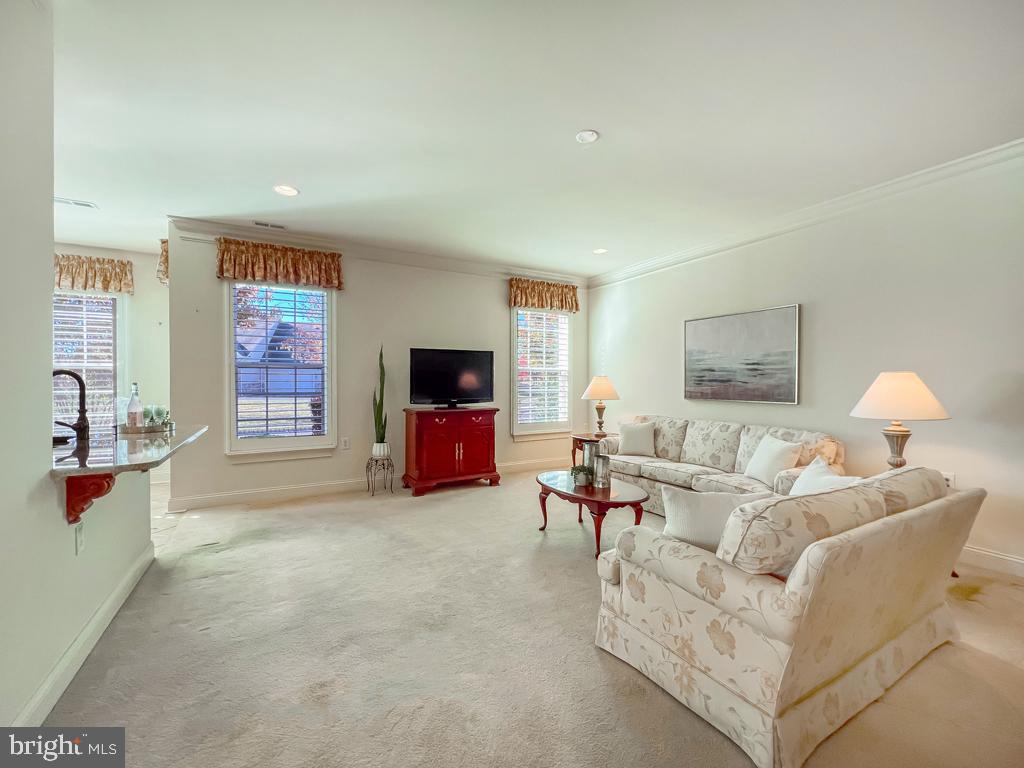 240 WILLOW DRIVE