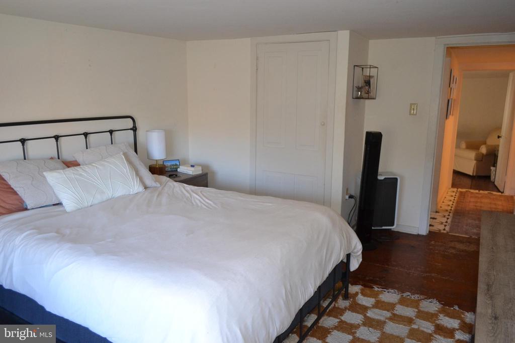 345 E DARK HOLLOW ROAD 3