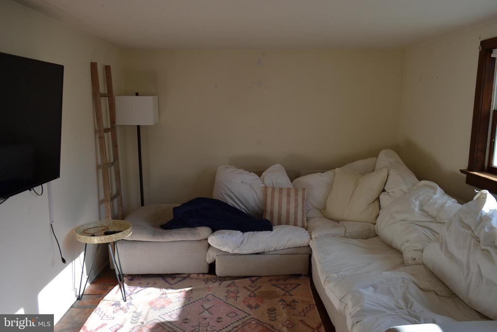 345 E DARK HOLLOW ROAD 3
