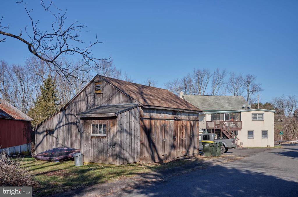 345 E DARK HOLLOW ROAD 3