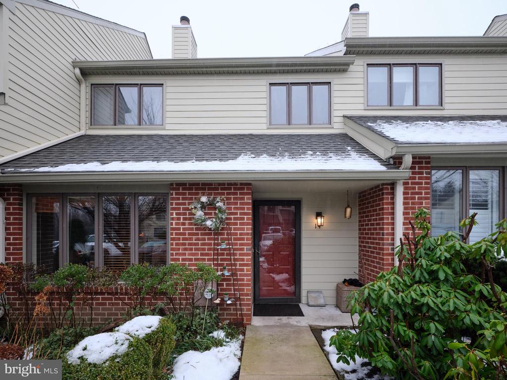 14 INGHAM WAY