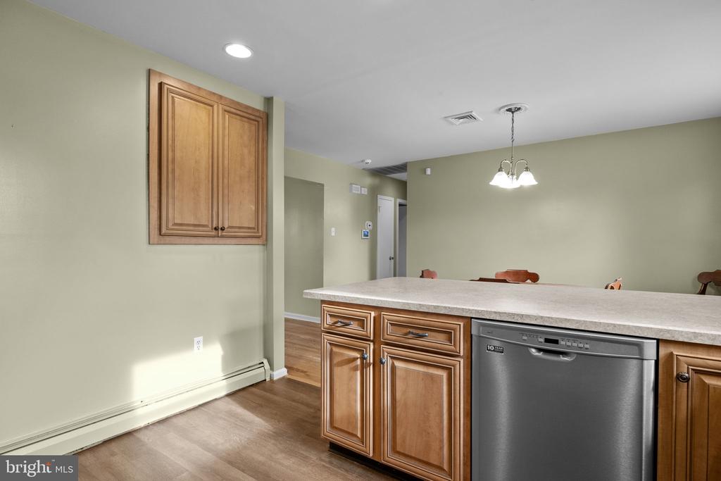10 MAPLE LANE